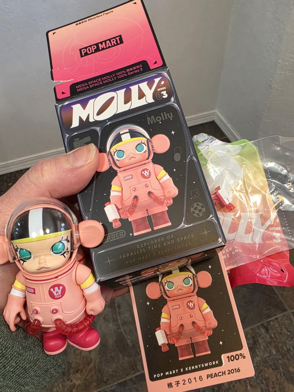 POP MART MEGA Space Molly 100% Series 3- Peach (2016)